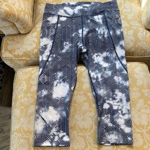 The North Face Women’s cropped running tights/Leggings, size Medium